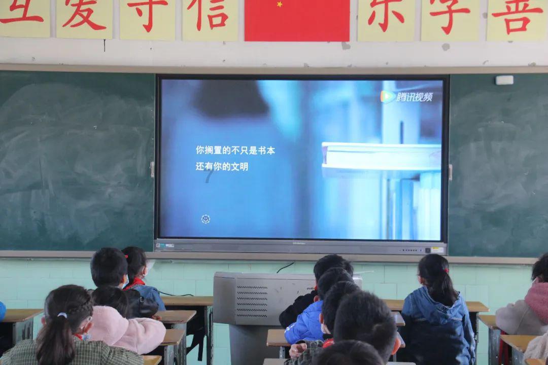 红月战神:红月手游IOS端开启预约!!!